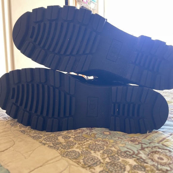 UGG Boots - Picture 6 of 9